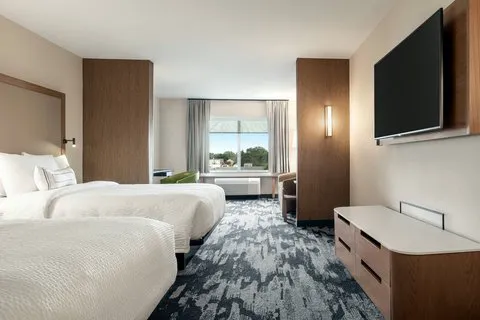 Fairfield Inn & Suites Milwaukee West 4