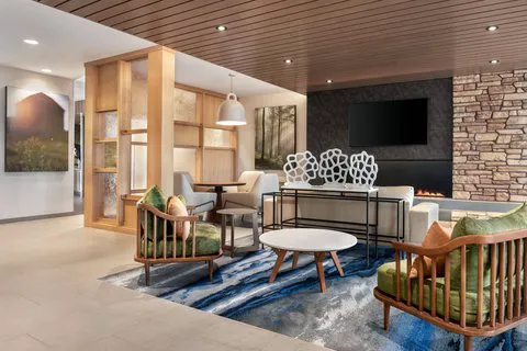 Fairfield Inn & Suites Milwaukee West 4