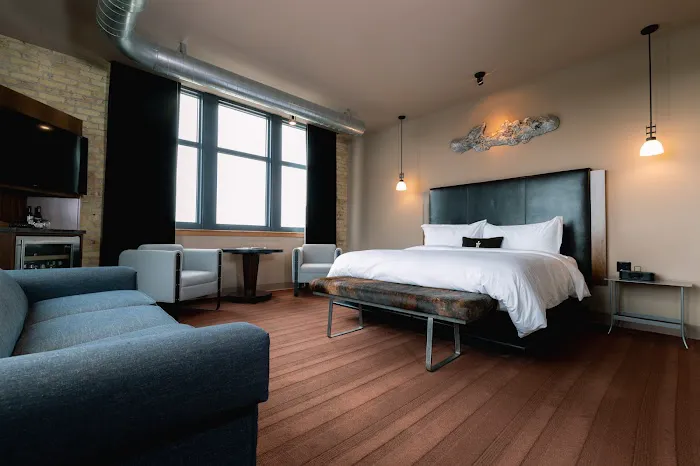 The Iron Horse Hotel 5