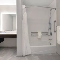 Holiday Inn Express & Suites Milwaukee - Brookfield by IHG ico