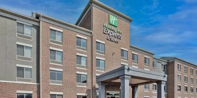 Holiday Inn Express & Suites Milwaukee NW – Park Place by IHG
