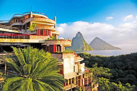 Discover the Best Hotels Near Popular Tourist Attractions for a Perfect Stay