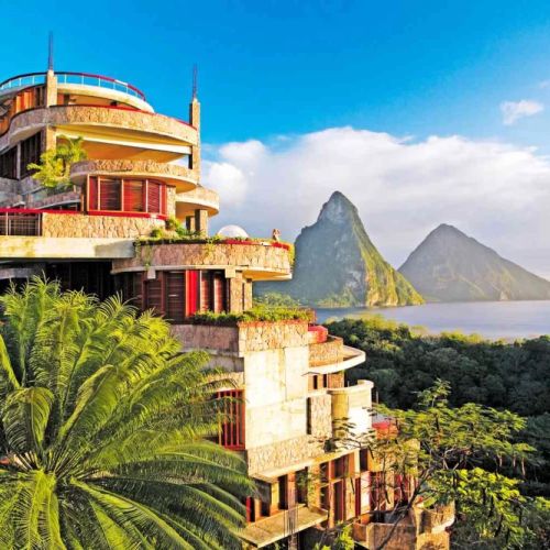 Discover the Best Hotels Near Popular Tourist Attractions for a Perfect Stay