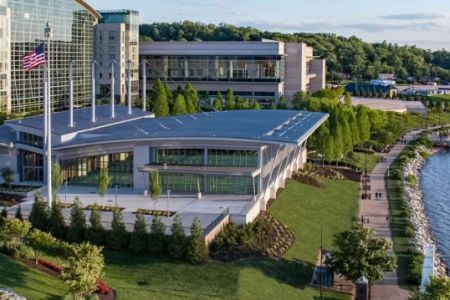Hotels Near Me with Shuttle to Convention Centers: Convenient Stays for Business Travelers