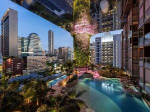 Find Hotels with the Best Late-Night Check-In Options for Stress-Free Stays