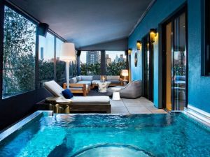 What Hotels Have Hot Tubs in the Room Near Me? Ultimate Guide to Relaxing Stays