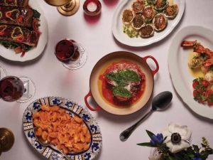 Hotels with Best In-House Dining Options for Food-Loving Travelers