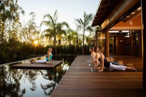 Hotels with Best Wellness Programs: Top Wellness Retreats for Ultimate Relaxation