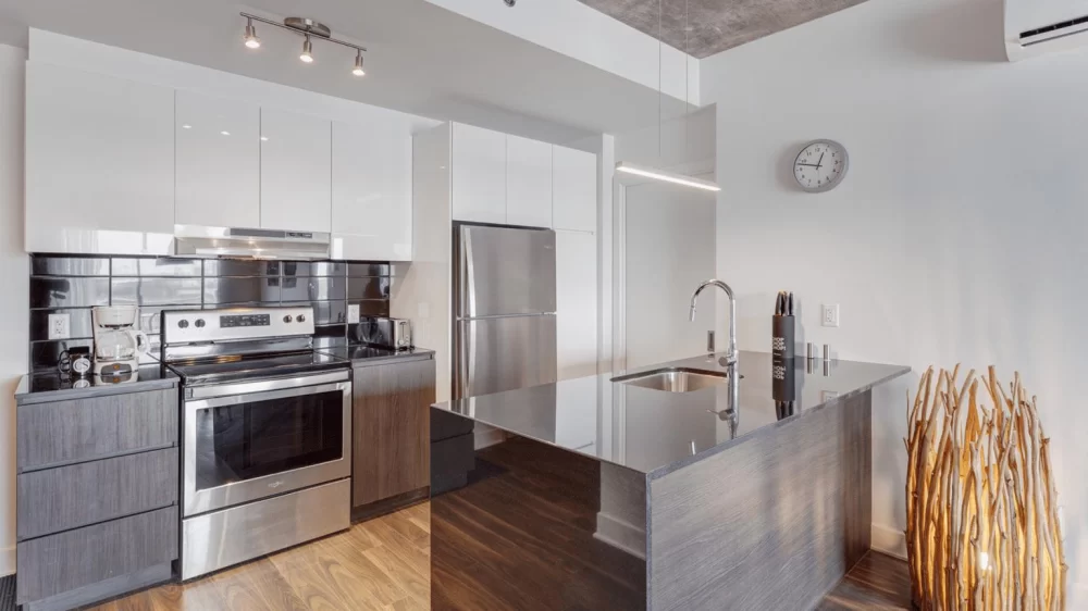 What Hotels Have Kitchens Near Me | Top Options for Comfortable Extended Stays