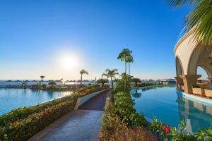 Best Hotels Offering Free Airport Transfers for Convenient Travel
