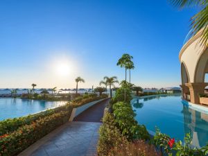 Best Hotels Offering Free Airport Transfers for Convenient Travel