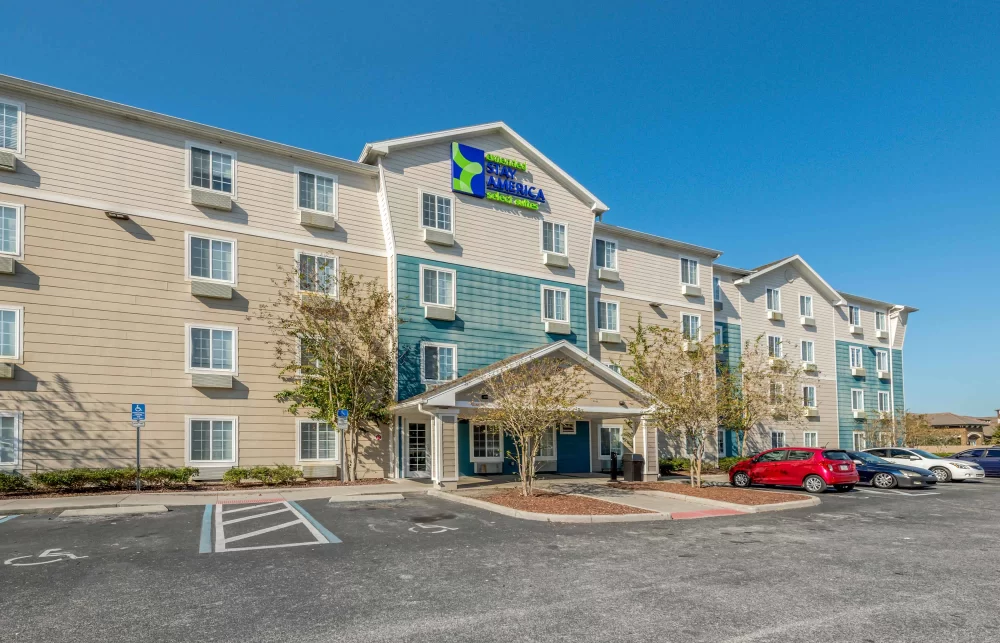 Hotels Near Me with Free Parking and Breakfast: Comfort and Convenience Combined