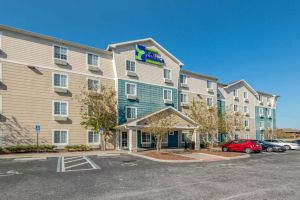 Hotels Near Me with Free Parking and Breakfast: Comfort and Convenience Combined