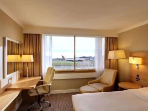Hotels Near Me with Shuttle to City Center and Airport: Convenience and Comfort