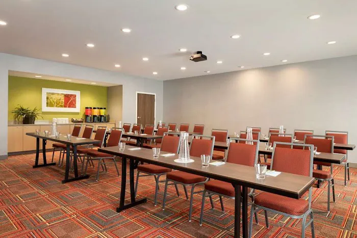 Home2 Suites by Hilton Menomonee Falls Milwaukee 5