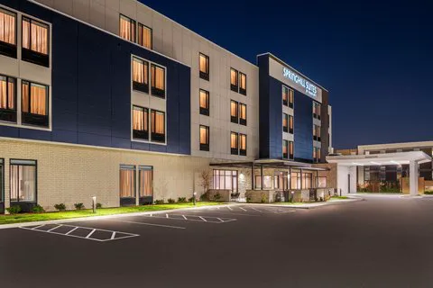 SpringHill Suites Menomonee Falls 4