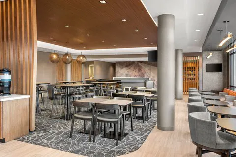 SpringHill Suites Menomonee Falls 4