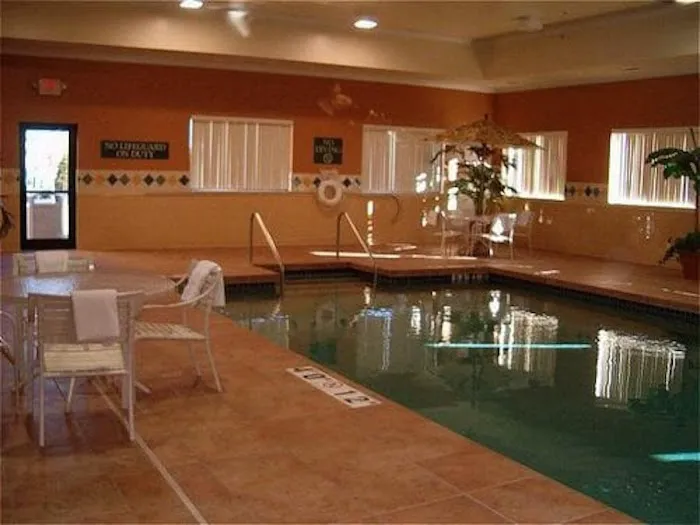 Holiday Inn Express Milwaukee N-Brown Deer/Mequon by IHG 4