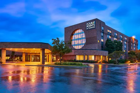 Four Points by Sheraton Milwaukee North Shore 4