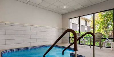 Super 8 by Wyndham Germantown/Milwaukee