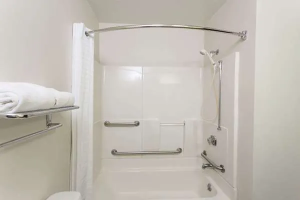 Super 8 by Wyndham Germantown/Milwaukee 4