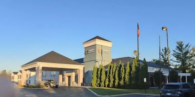 Comfort Inn & Suites NW Milwaukee