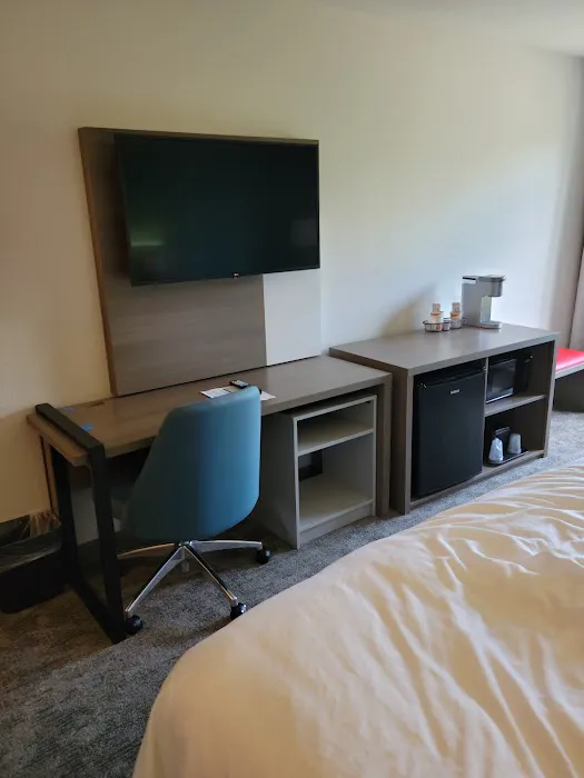 Comfort Inn & Suites NW Milwaukee 4