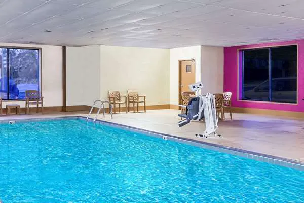 Baymont by Wyndham Waukesha 4