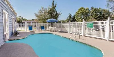 Baymont by Wyndham Mequon Milwaukee Area