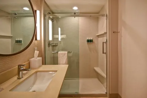 Fairfield Inn & Suites Milwaukee North 4