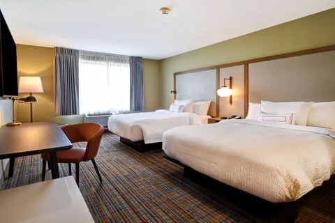 Fairfield Inn & Suites Milwaukee North 4