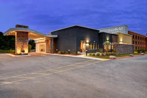 Fairfield Inn & Suites Milwaukee North 4