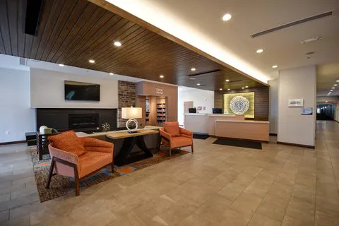 Fairfield Inn & Suites Milwaukee North 4