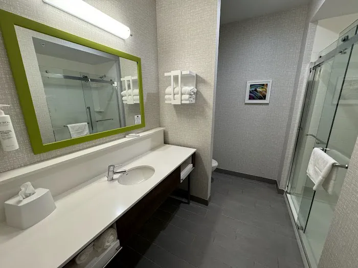 Hampton Inn by Hilton Glendale Milwaukee 4