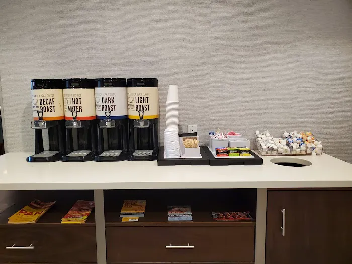 Hampton Inn by Hilton Glendale Milwaukee 4