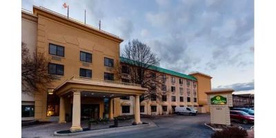 La Quinta Inn & Suites by Wyndham Milwaukee Bayshore Area