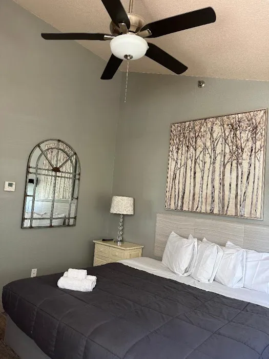 Price Pointe Inn & Sportz Lounge 4