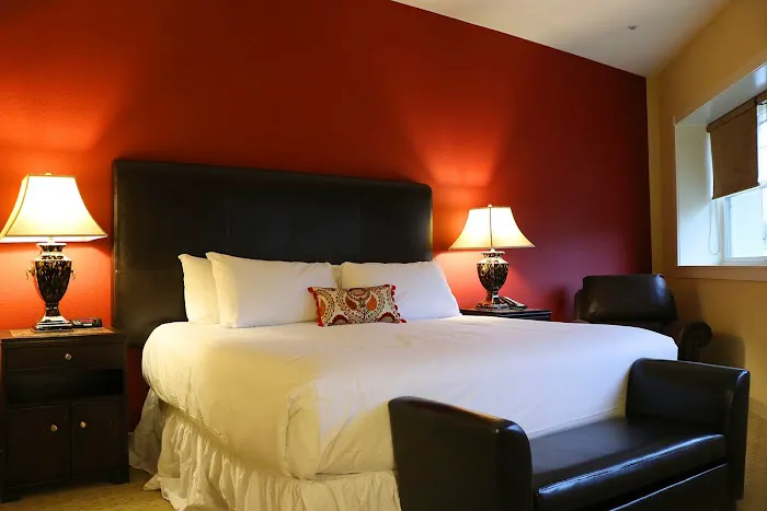 The Clarke Hotel 4