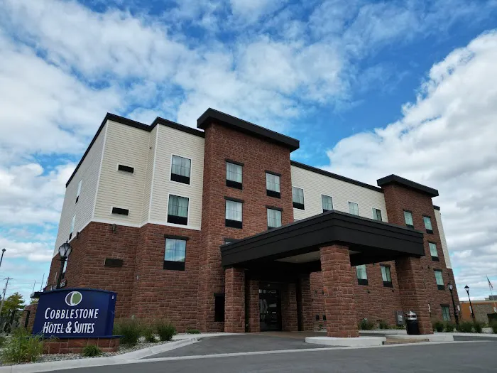 Cobblestone Hotel & Suites - Waukesha 4