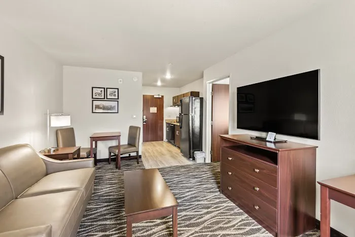 Cobblestone Hotel & Suites - Waukesha 4