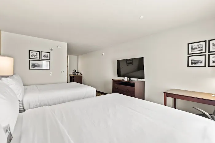 Cobblestone Hotel & Suites - Waukesha 4