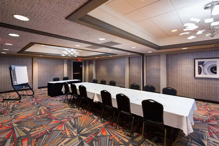 Holiday Inn Milwaukee Riverfront by IHG 4