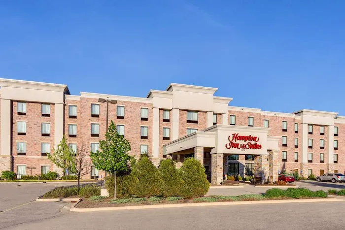 Hampton Inn & Suites by Hilton West Bend 4