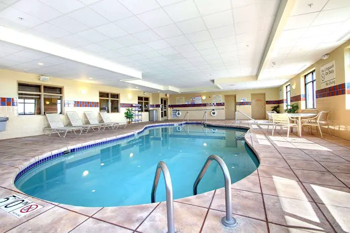 Hampton Inn & Suites by Hilton West Bend 4