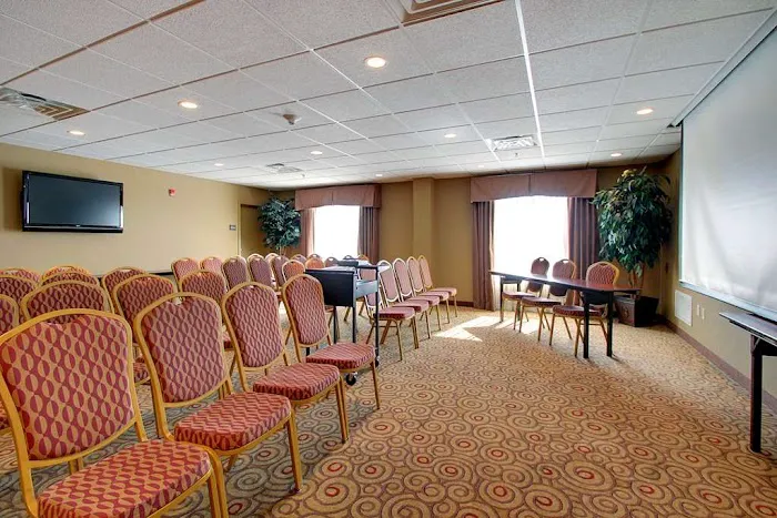 Hampton Inn & Suites by Hilton West Bend 4
