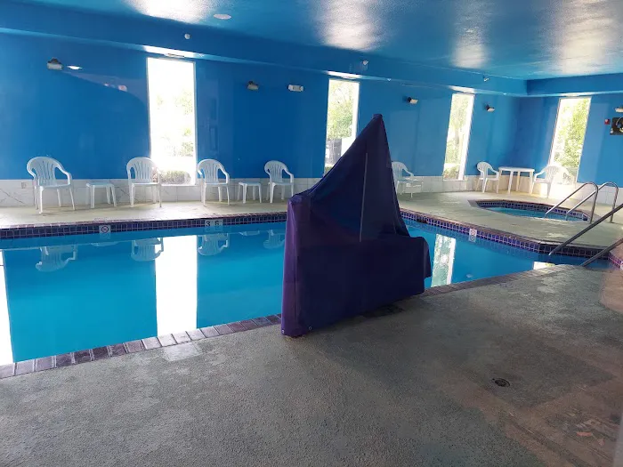 Quality Inn & Suites 4