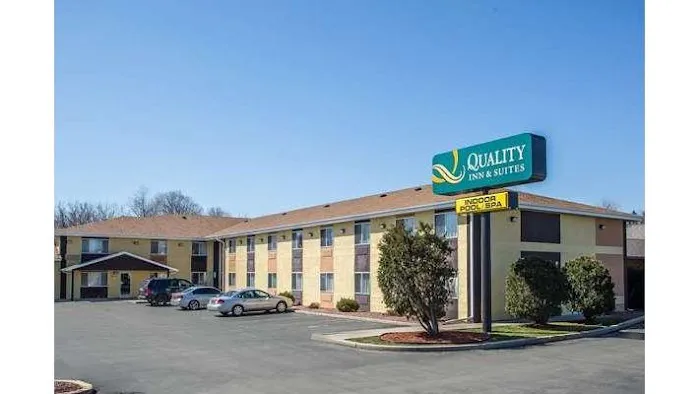 Quality Inn & Suites 4