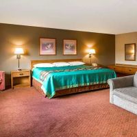 Super 8 by Wyndham Hartford WI ico