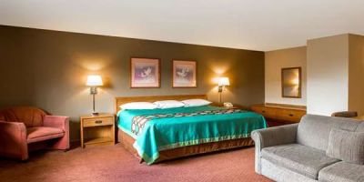 Super 8 by Wyndham Hartford WI