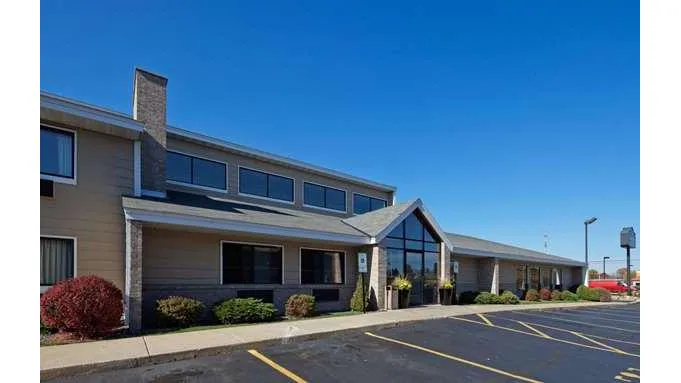 AmericInn by Wyndham Hartford WI 4